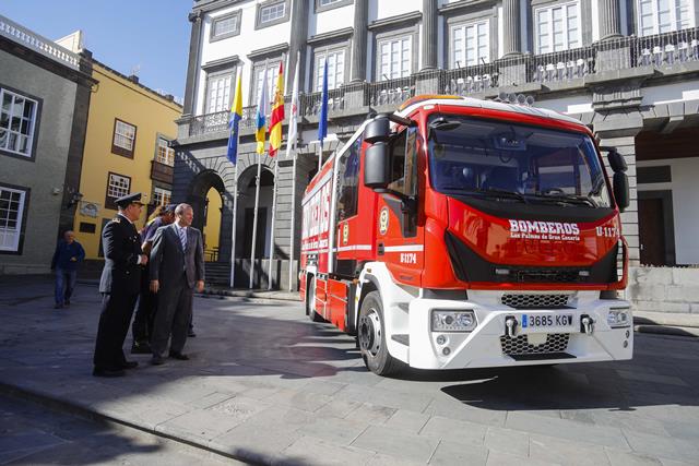 Bomberos incorpora un nuevo vehículo contraincendios