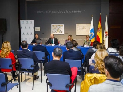 El alcalde abre la jornada que reúne en la capital grancanaria a secretarios, interventores  y tesoreros municipales de toda la provincia 3