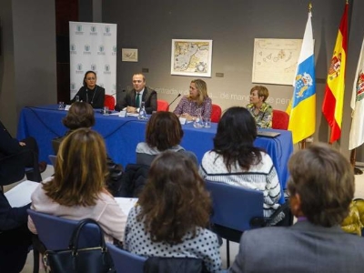 El alcalde abre la jornada que reúne en la capital grancanaria a secretarios, interventores  y tesoreros municipales de toda la provincia