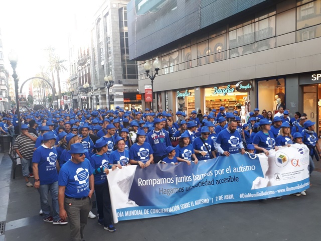 El Ayuntamiento se suma a la marcha azul en favor de las personas con autismo