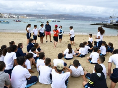 Ciudad de Mar sensibiliza a los escolares de la capital sobre el cuidado ambiental de las playas 2