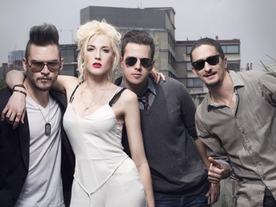 Jenny and The Mexicats 2