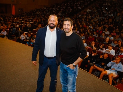 Charla de César Bona sobre el acoso escolar organizada por el área de Juventud 4