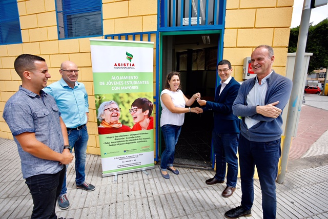 El Ayuntamiento cede a la Asociación Social Asistia el uso de un local en el Centro Cívico La Ballena 3