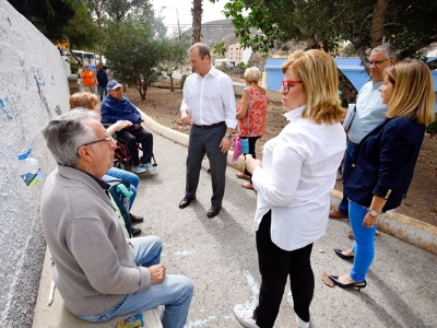 El alcalde analiza con vecinos de Pedro Hidalgo las actuaciones más urgentes en vías y servicios para mejorar el barrio 2