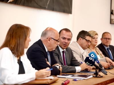 El Ayuntamiento y el Cabildo coordinan esfuerzos para poner en marcha proyectos que benefician a la capital