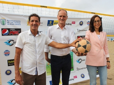 Las Canteras  acoge por primera vez un torneo de futvoley con los mejores jugadores a nivel mundial 3