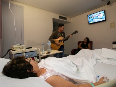 El TEMUDAS y Hospitales San Roque muestran su cara más solidaria llevando el festival hasta las personas que no lo pueden disfrutar in situ 7