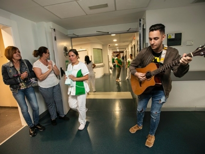 El TEMUDAS y Hospitales San Roque muestran su cara más solidaria llevando el festival hasta las personas que no lo pueden disfrutar in situ