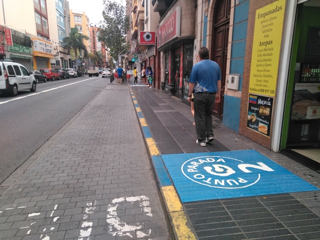 Guaguas Municipales habilita siete nuevas paradas dobles accesibles para agilizar el embarque en zonas de gran afluencia de pasajeros