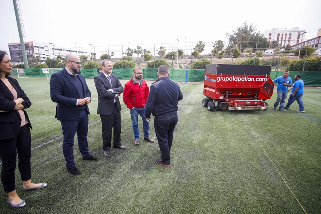 El IMD invertirá más de 350.000 euros en la reposición de césped artificial de tres campos de fútbol municipales