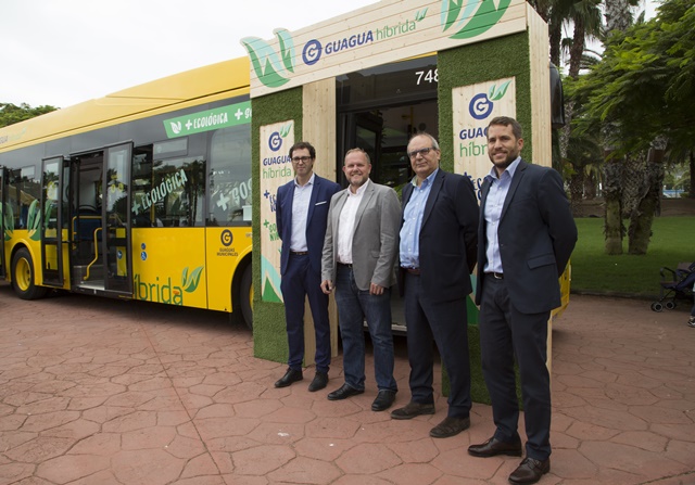Guaguas Municipales renueva su flota con tres nuevos vehículos de tecnología híbrida que reducen un 25% las emisiones de CO2