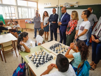 El Ayuntamiento pone en marcha un proyecto para enseñar a jugar al ajedrez a 3.000 escolares en colegios públicos 3