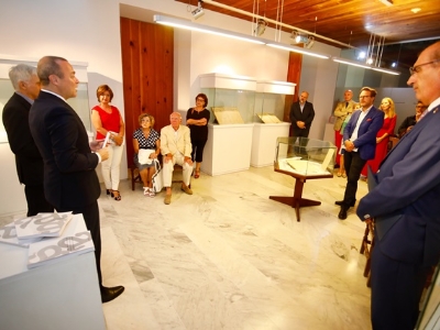 Hidalgo inaugura la exposición en las Casas Consistoriales de las actas de la Junta Suprema de Gran Canaria de 1868