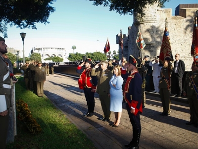La ciudad celebra el 423 aniversario de la Batalla de la Naval con un homenaje a los artilleros que repelieron el ataque 5