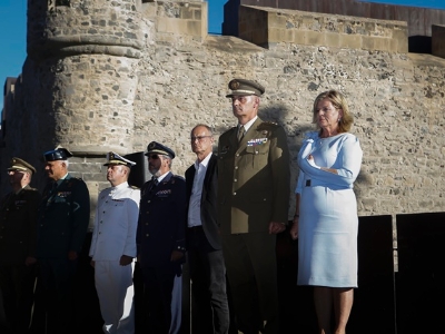 La ciudad celebra el 423 aniversario de la Batalla de la Naval con un homenaje a los artilleros que repelieron el ataque
