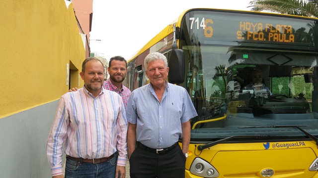 Pedro Quevedo y José Eduardo Ramírez supervisan las dos nuevas paradas de la Línea 6 en el barrio de San Cristóbal 2