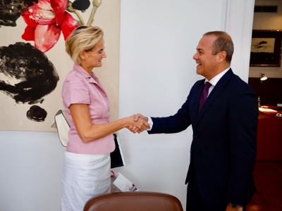 El alcalde mantiene un encuentro con la embajadora de Hungría en España 2