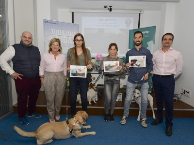 El Ayuntamiento premia las mejores fotografías de ciudadanos con sus perros para luchar contra el abandono 2