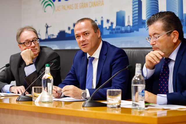 El Ayuntamiento y Obra Social La Caixa renuevan el acuerdo para luchar con la pobreza infantil en la ciudad 3