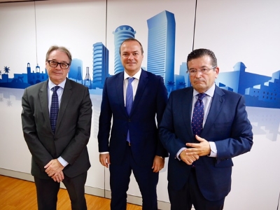 El Ayuntamiento y Obra Social La Caixa renuevan el acuerdo para luchar con la pobreza infantil en la ciudad