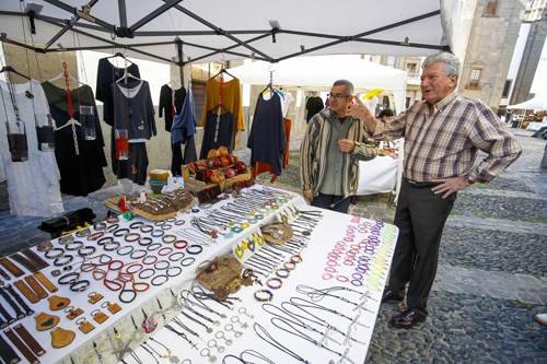 El mercadillo de artesanía de Vegueta crece y amplía su oferta con 13 nuevos puestos de venta