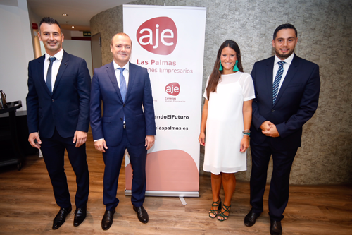 Hidalgo expone a jóvenes empresarios las oportunidades que ofrece la capital para generar nuevos negocios y crear empleo