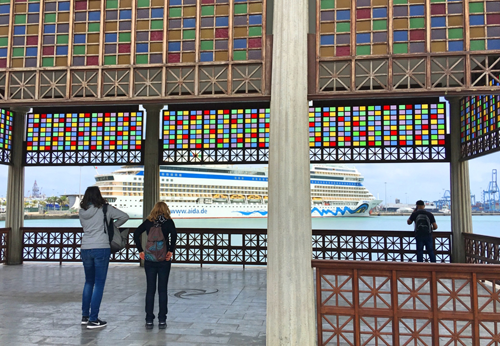 Vista de Turistas y Crucero