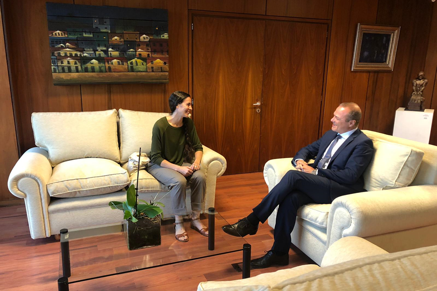 El alcalde felicita a la bailarina Dácil González tras recibir el Premio Nacional de Danza