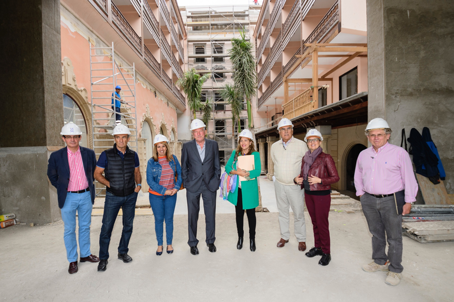 El consejo de administración de la sociedad municipal Hotel Santa Catalina visita las obras de remodelación del hotel