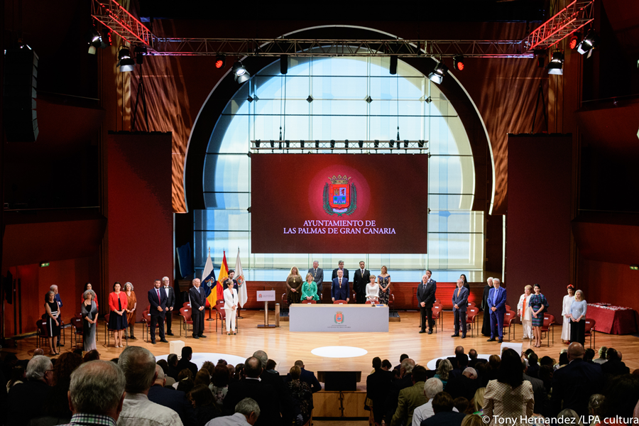 El Ayuntamiento reconoce a diecinueve personalidades y colectivos con los Honores y Distinciones de la ciudad