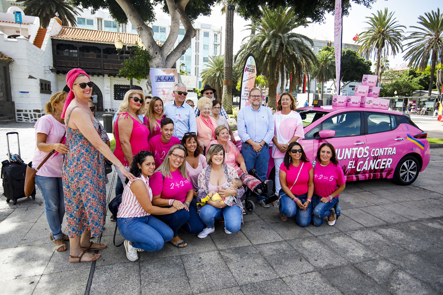 Un taxi rosa recorrerá la ciudad para concienciar contra el cáncer de mama