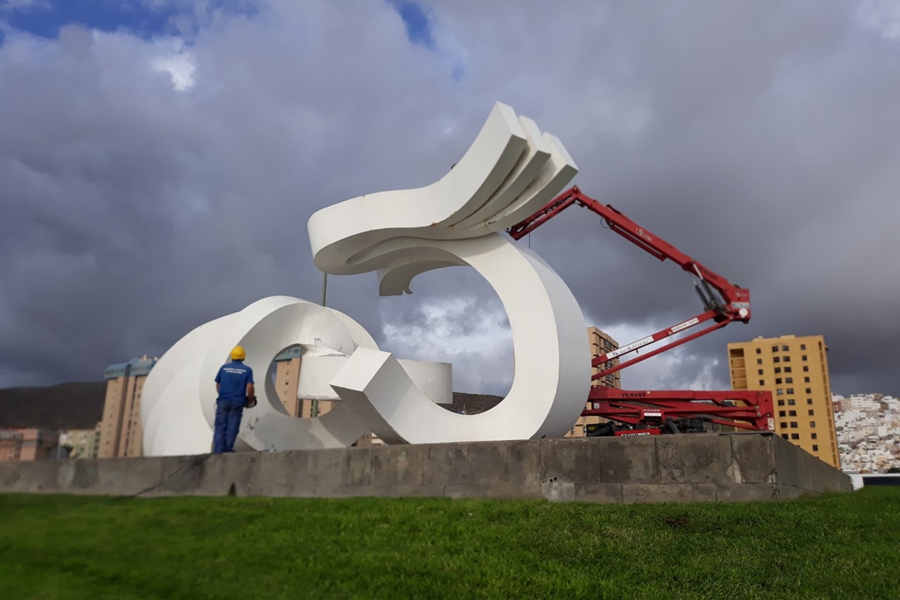 El Ayuntamiento revitaliza la entrada sur de la ciudad con la rehabilitación de la escultura Lady Harimaguada