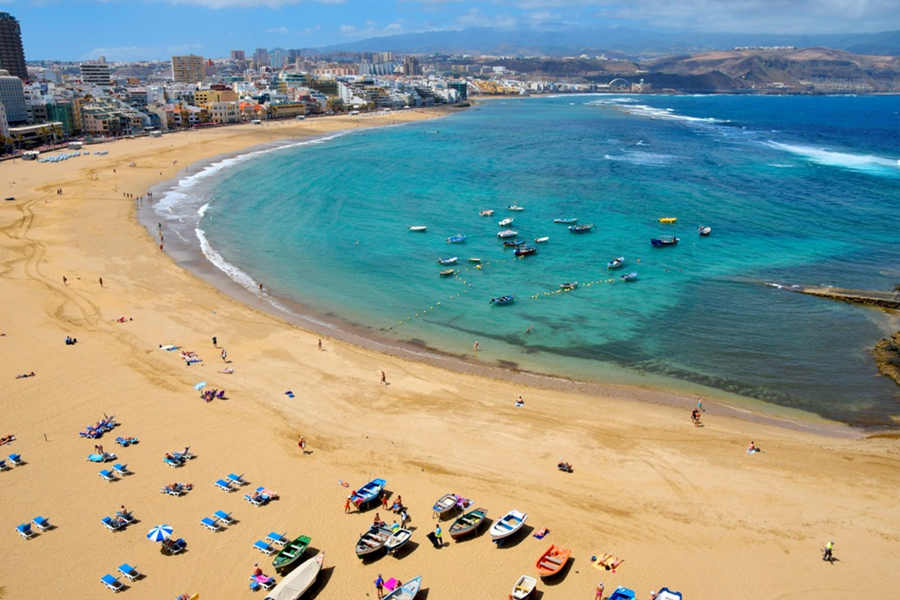 El Viajero de El País destaca a Las Canteras como un modelo de convivencia