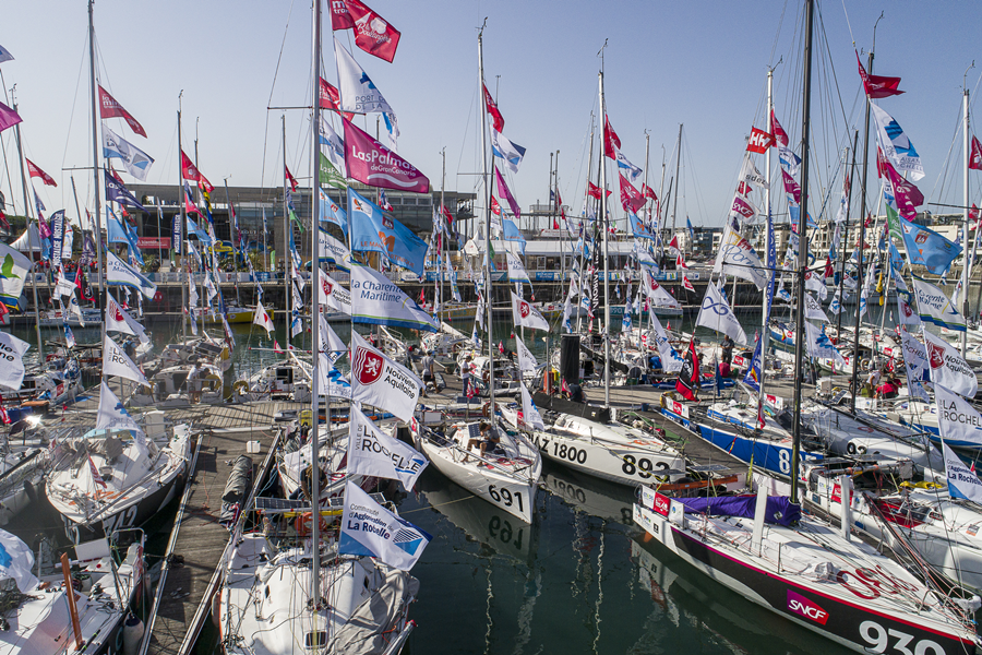 La regata en solitario Mini-Transat retrasa su salida desde La Rochelle por las malas condiciones en el mar