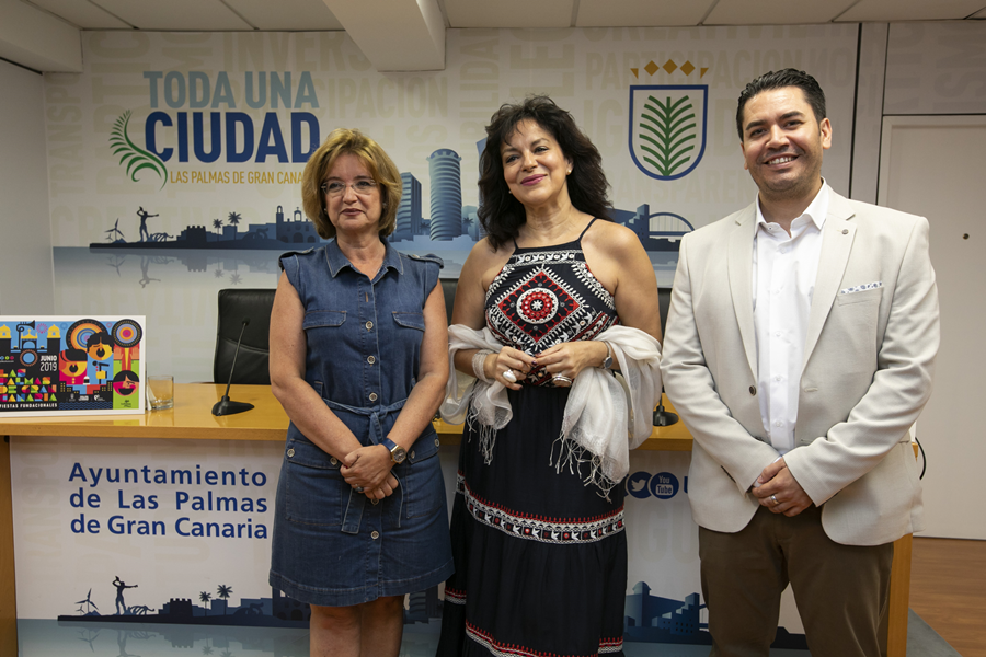 Nancy Fabiola Herrera canta a Canarias, ópera, zarzuela y música popular en la plaza de Santa Ana