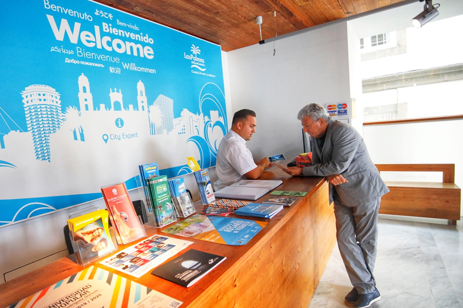 Las oficinas de turismo de  Las Palmas de Gran Canaria celebran el Día Mundial del Turismo con postales icónicas de la capital