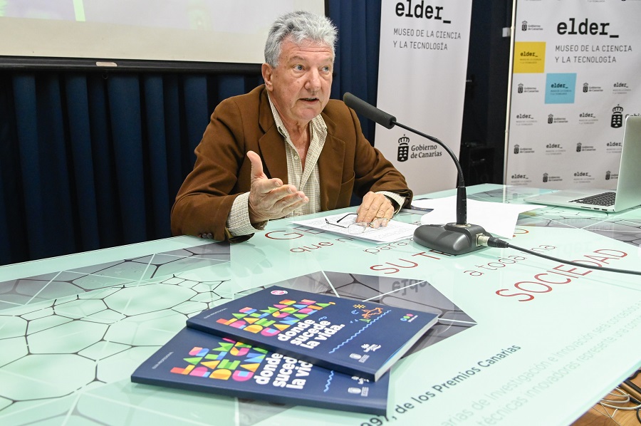Pedro Quevedo en la presentación de la nueva guía profesional de Las Palmas de Gran Canaria