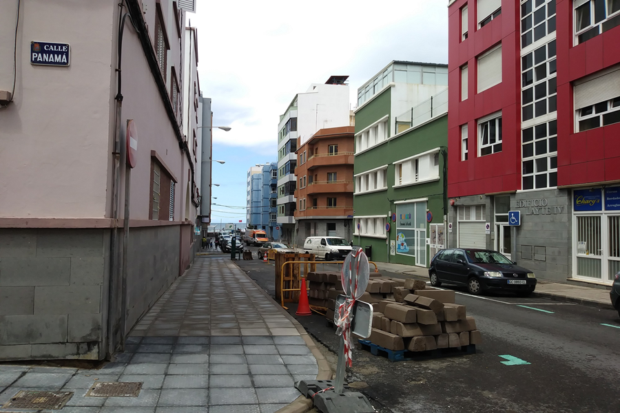 El Ayuntamiento inicia la renovación de aceras en 13 calles de la ciudad