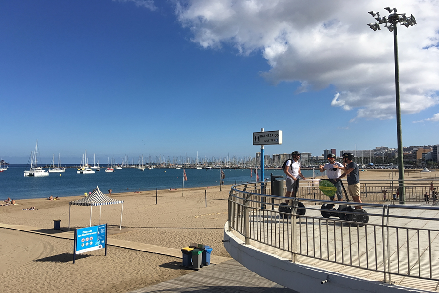 El Ayuntamiento reabre la playa de Las Alcaravaneras al baño