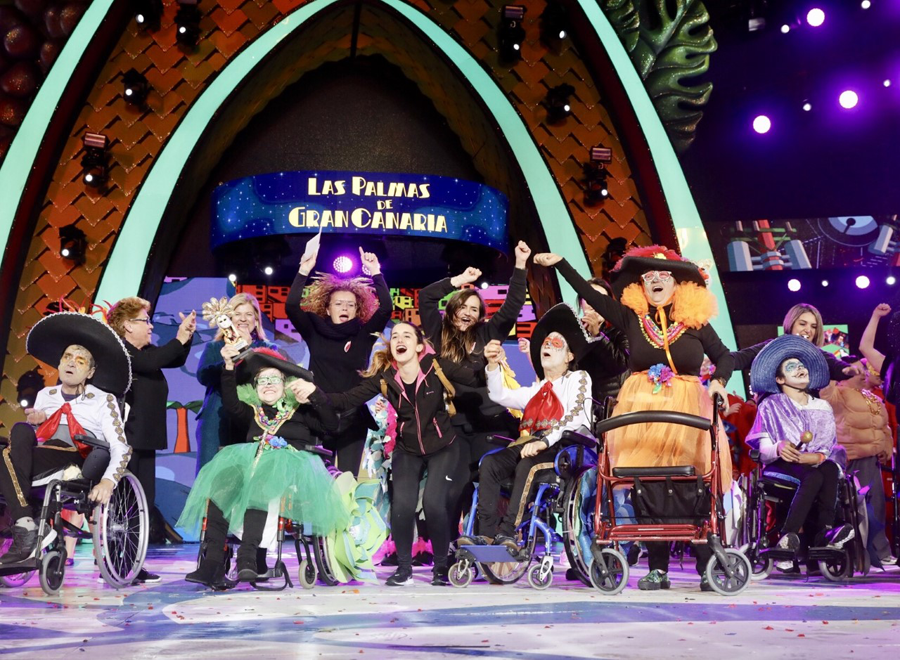 524 mascaritas lucen sus fantasías en la XI gala de la integración del Carnaval