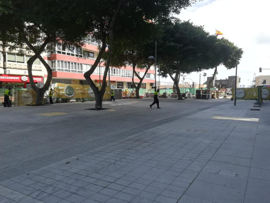Apertura a los peatones del tramo de Mesa y López entre Presidente Alvear y el Arsenal
