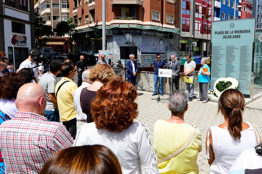 Las Palmas de Gran Canaria homenajea a las 154 víctimas del JK5022 en el 11 aniversario del accidente