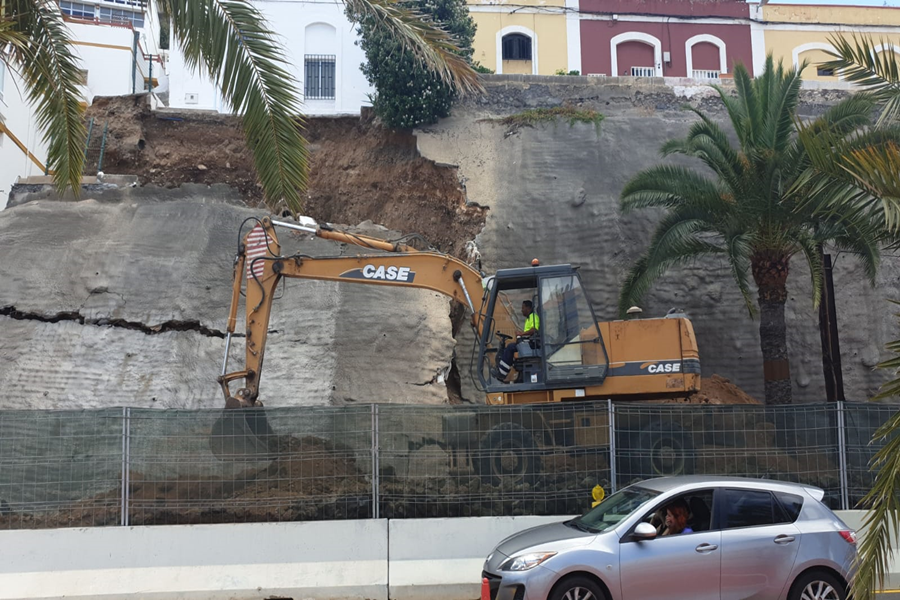 El Ayuntamiento inicia los trabajos para asegurar la ladera y reconstruir la estructura de contención en Paseo de Chil