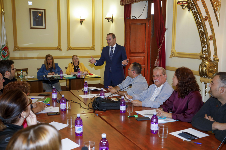 Hidalgo destaca en las juntas de distrito el ¿papel esencial¿ de la participación ciudadana en la vida democrática de Las Palmas de Gran Canaria