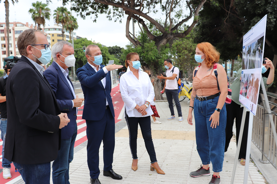 Las Palmas de Gran Canaria amplía el carril bici de la playa de las Alcaravaneras para mejorar la seguridad y la convivencia con el peatón