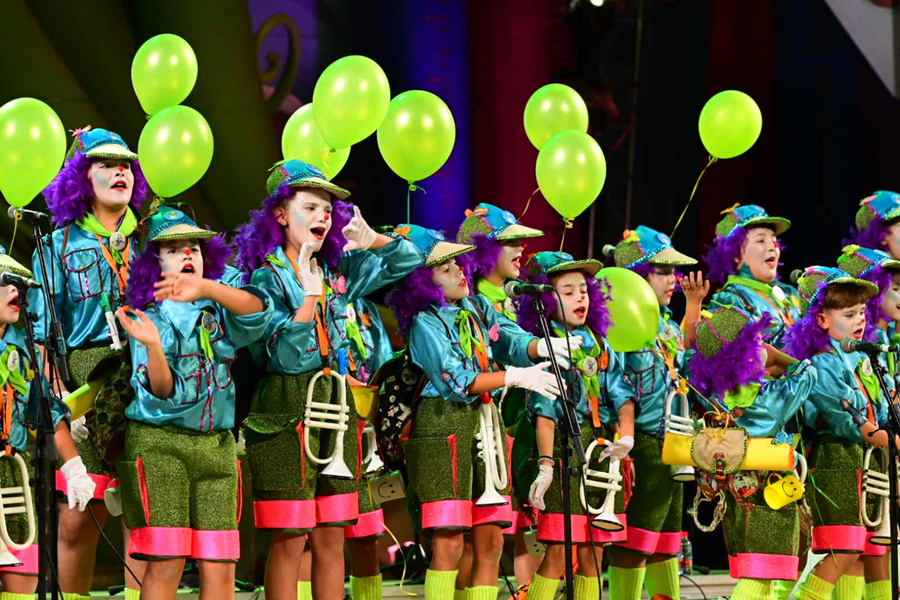 Las murgas infantiles se reivindican como cantera del Carnaval en un esperado encuentro en Santa Catalina