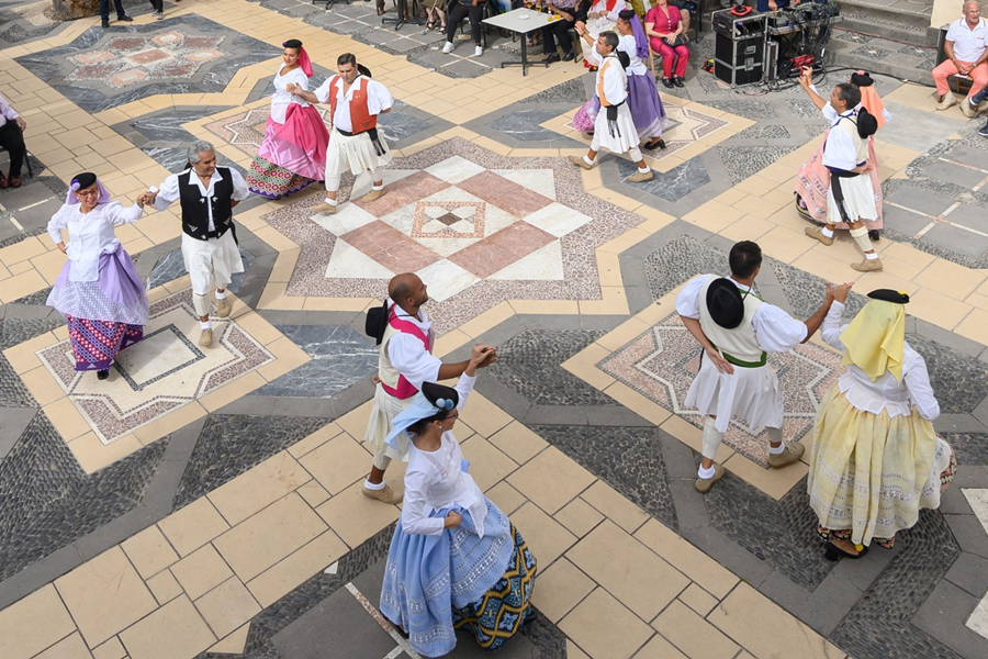 La música y los bailes folclóricos regresan al Pueblo Canario