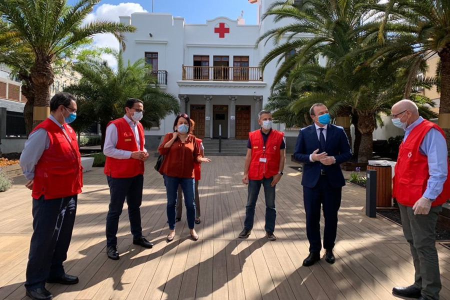 El Ayuntamiento presta ayuda social en colaboración con Cruz Roja a 180 hogares de Las Palmas de Gran Canaria durante el confinamiento