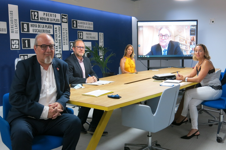 Guaguas Municipales apoya la labor educativa de la Fundación ¿la Caixa¿ con la cesión de bonos para facilitar el transporte de niños y jóvenes en situación de vulnerabilidad social
